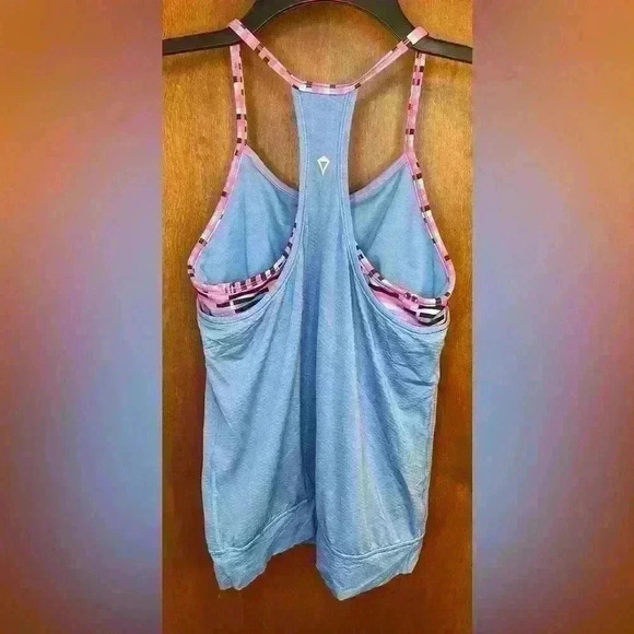 Youth Girls Ivivva by Lululemon tank with built in bra - Picture 2 of 3